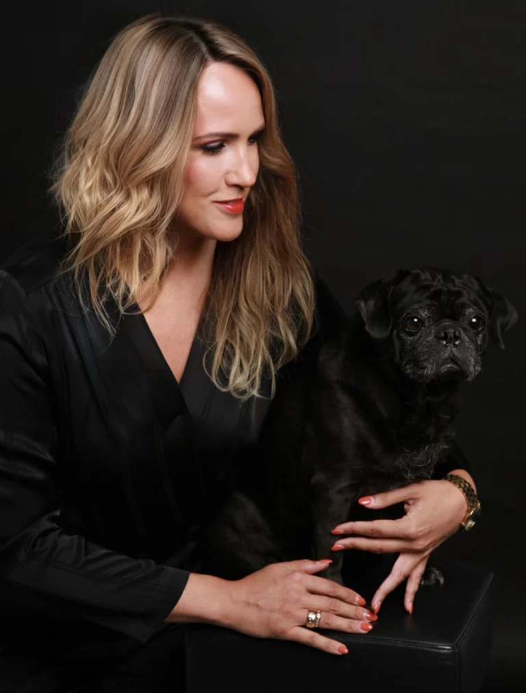 Nicole Engel mit Elvis
